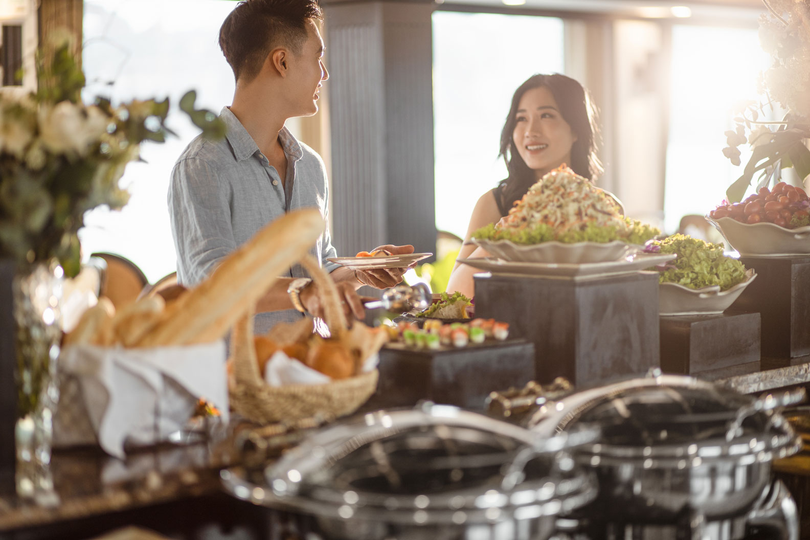 Thưởng thức ẩm thực thượng hạng trên du thuyền