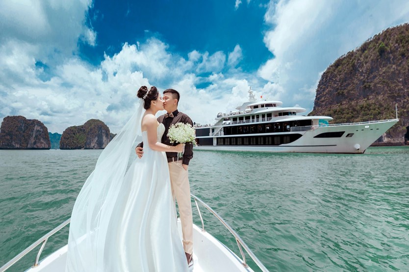 Du thuyền Sea Octopus day cruise thăm Vịnh 7h