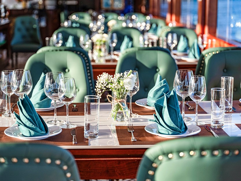 Du thuyền Hercules tour Hạ Long 6h trong ngày