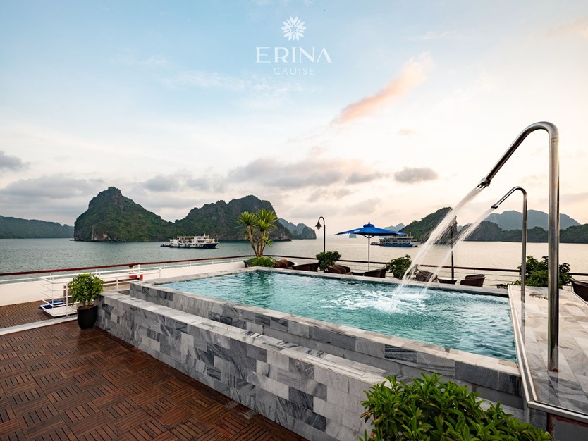 Du thuyền Erina cruise 5 sao vịnh Lan Hạ