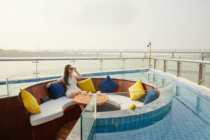 Du thuyền Jade Sails day cruise thăm Vịnh 8 tiếng