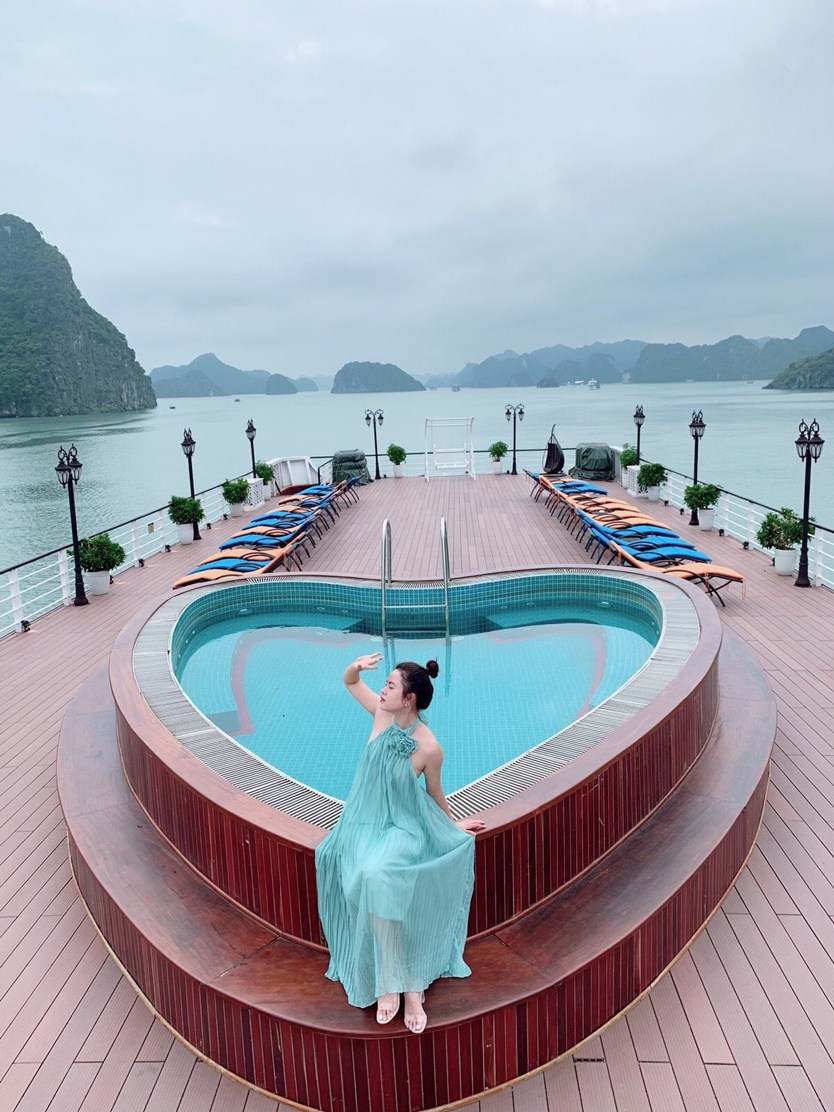Du thuyền Aspira cruise 5 sao vịnh Lan Hạ