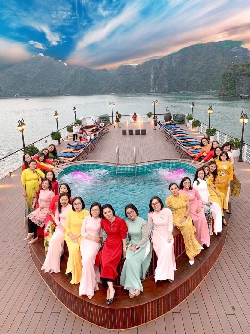 Du thuyền Aspira cruise 5 sao vịnh Lan Hạ