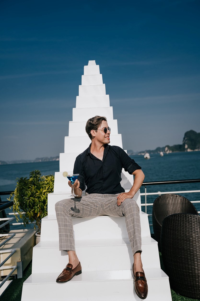 Du thuyền Queen cruise tham quan Hạ Long 1 ngày