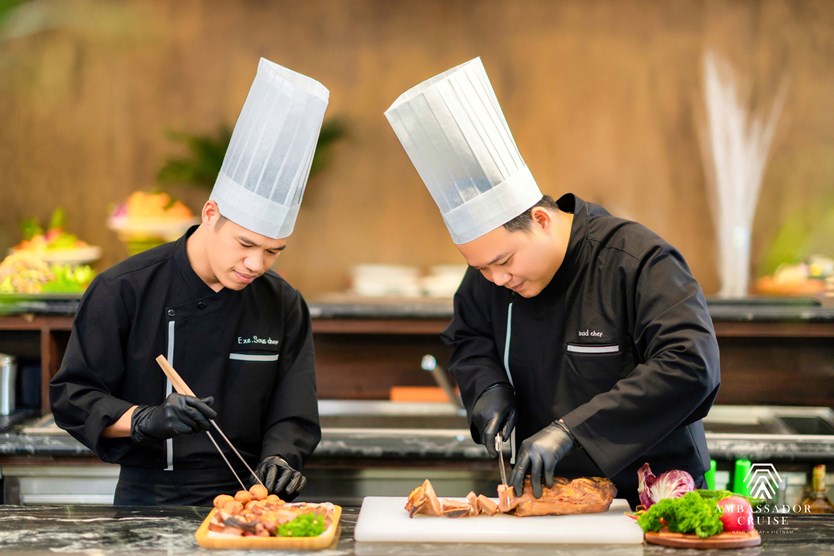 Du thuyền Ambassador Day cruise 6* vịnh Hạ Long