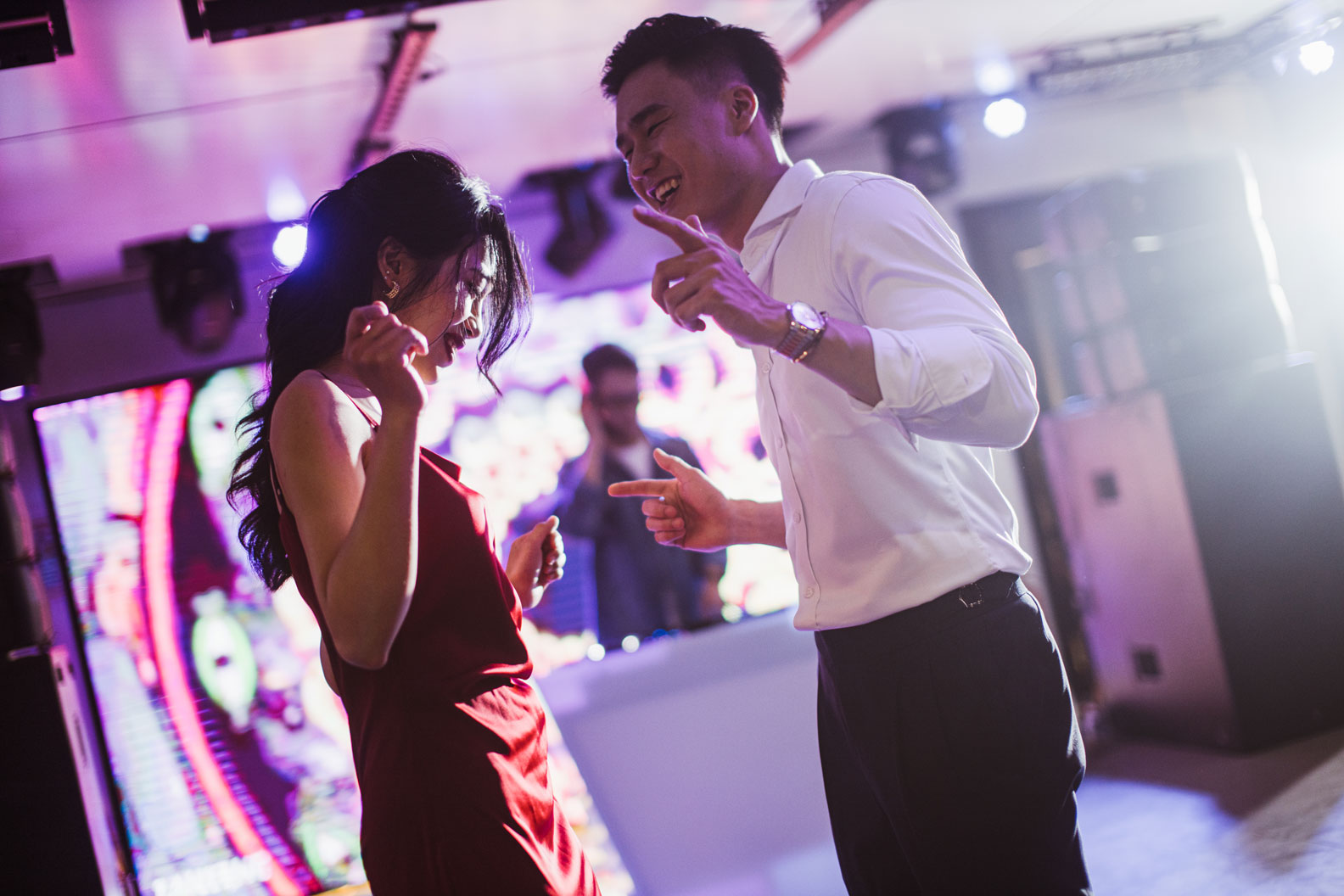 Thưởng thức âm thanh sống động tại bar di động đầu tiên và duy nhất trên vịnh Hạ Long