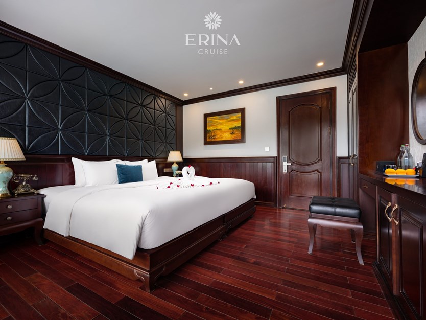 Du thuyền Erina cruise 5 sao vịnh Lan Hạ