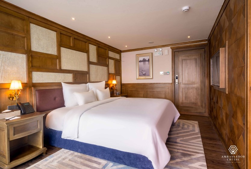 Du thuyền Ambassador Day cruise 6* vịnh Hạ Long