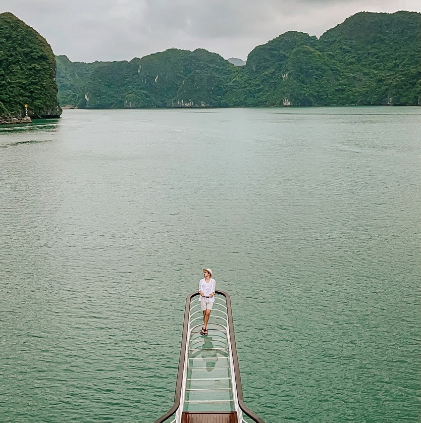 Du thuyền Ambassador cruise 5* 2N1Đ vịnh Hạ Long