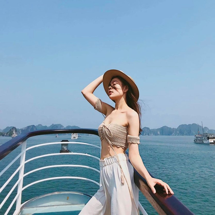 Du thuyền Ambassador cruise 5* 2N1Đ vịnh Hạ Long