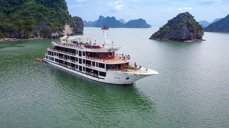 Du thuyền Aspira cruise 5 sao vịnh Lan Hạ