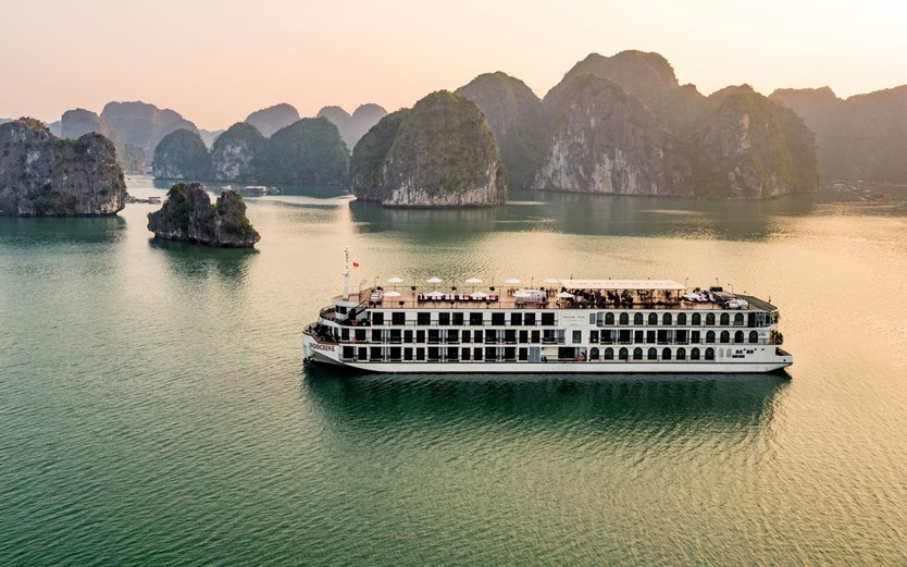 Du thuyền Indochine Cruise 5 sao vịnh Lan Hạ