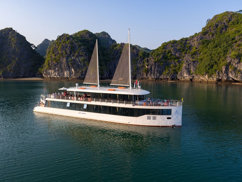 Du thuyền Jade Sails day cruise thăm Vịnh 8 tiếng