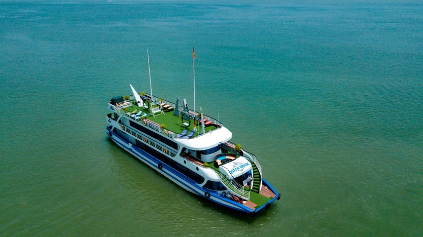 Du thuyền Queen cruise tham quan Hạ Long 1 ngày