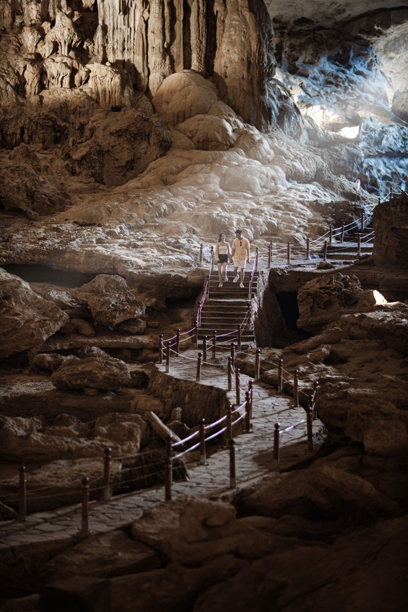 Du thuyền Sea Octopus day cruise thăm Vịnh 7h