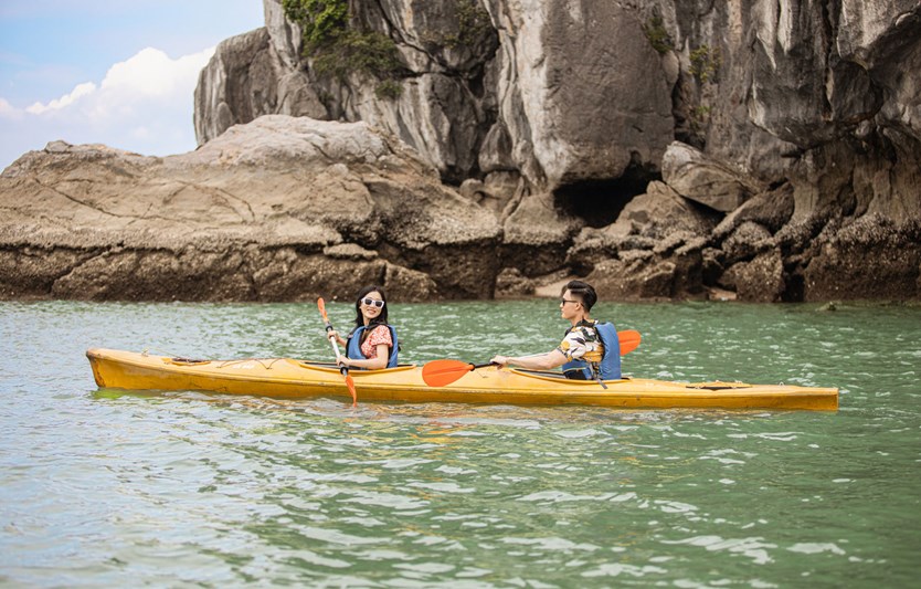 Du thuyền Sea Octopus day cruise thăm Vịnh 7h