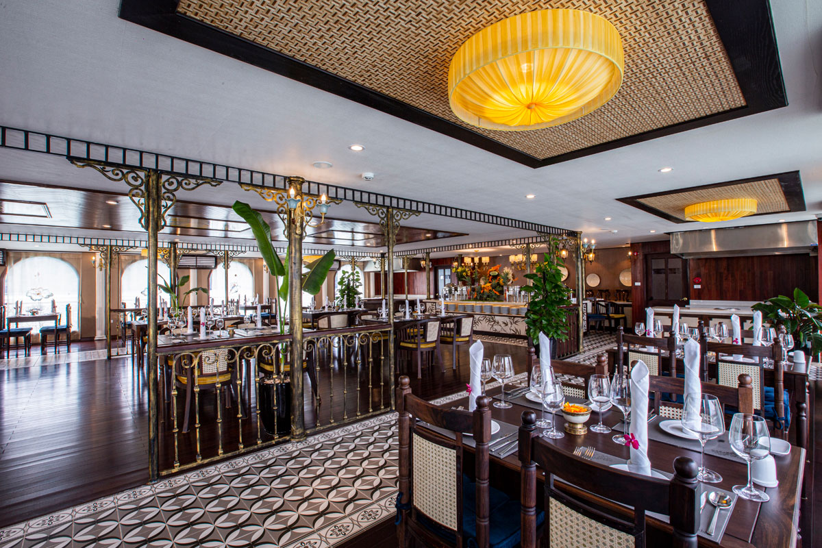 Nhà hàng du thuyền 5 sao Indochine Cruise