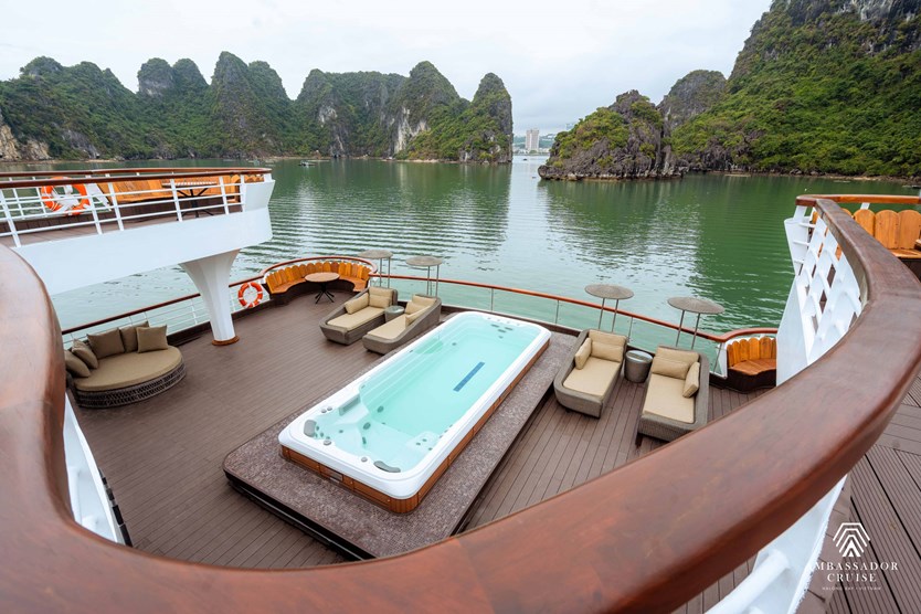 Du thuyền Ambassador Day cruise 6* vịnh Hạ Long