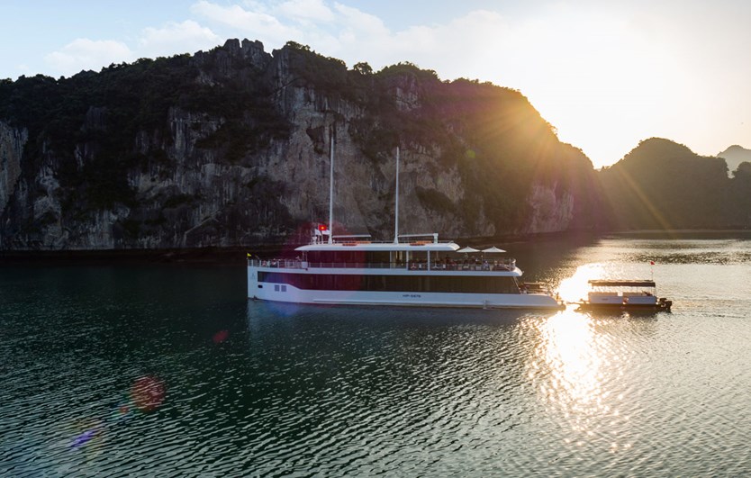 Du thuyền Jade Sails day cruise thăm Vịnh 8 tiếng