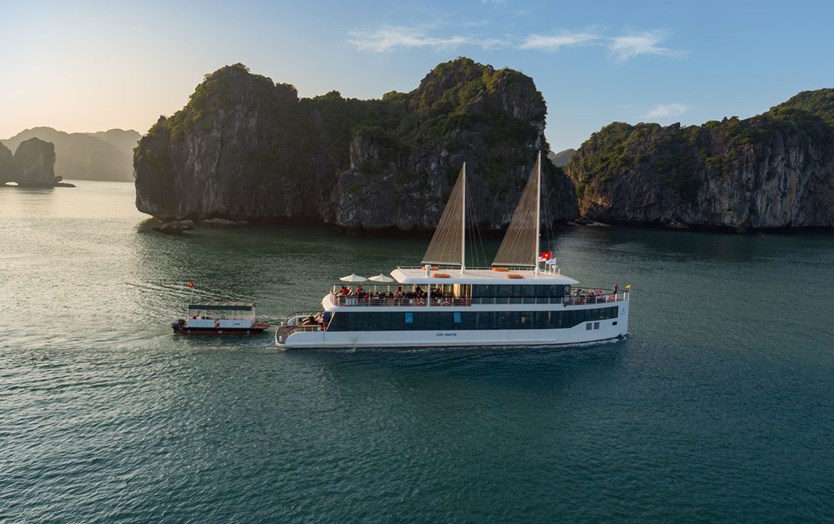 Du thuyền Jade Sails day cruise thăm Vịnh 8 tiếng