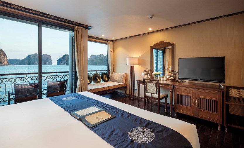 Du thuyền Indochine Cruise 5 sao vịnh Lan Hạ
