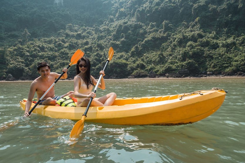 Du thuyền Catamaran Hạ Long – Lan Hạ trong ngày