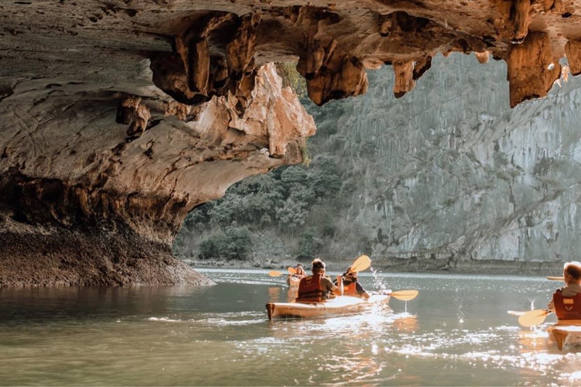 Du thuyền Indochine Cruise 5 sao vịnh Lan Hạ