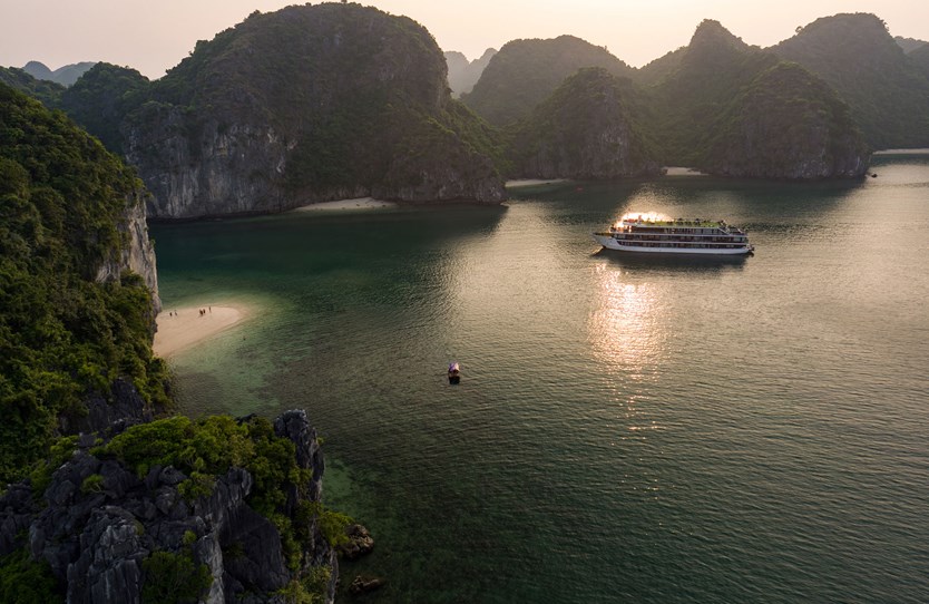 Du thuyền La Casta cruise 5 sao vịnh Lan Hạ
