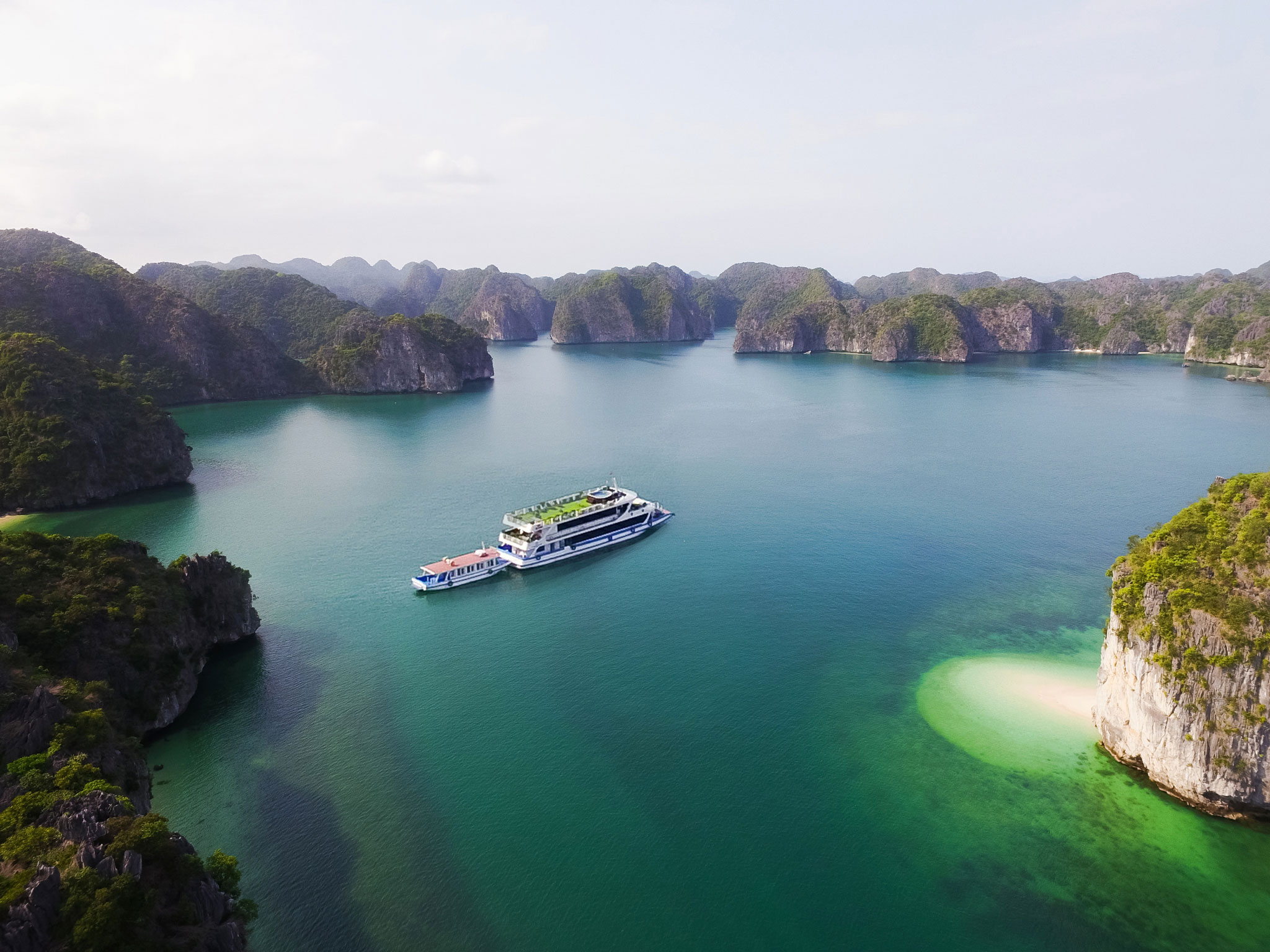 Du thuyền La Casta daily cruise 5* tour 1 ngày 2 Du thuyền 5 sao thăm quan vịnh Hạ Long 8 tiếng