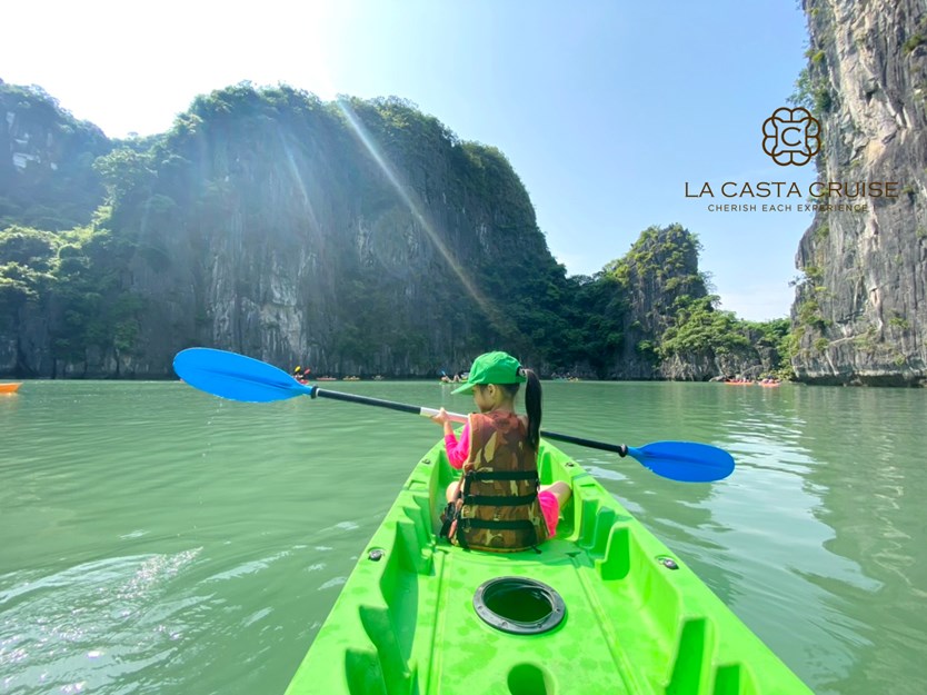 Du thuyền La Casta daily cruise 5* tour 1 ngày