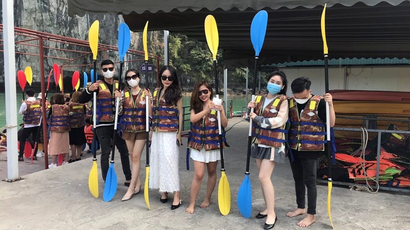 Du thuyền La Casta daily cruise 5* tour 1 ngày