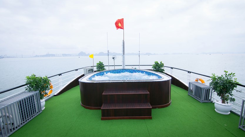 Du thuyền La Casta daily cruise 5* tour 1 ngày
