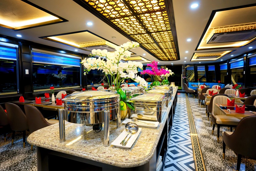 Du thuyền Queen cruise tham quan Hạ Long 1 ngày