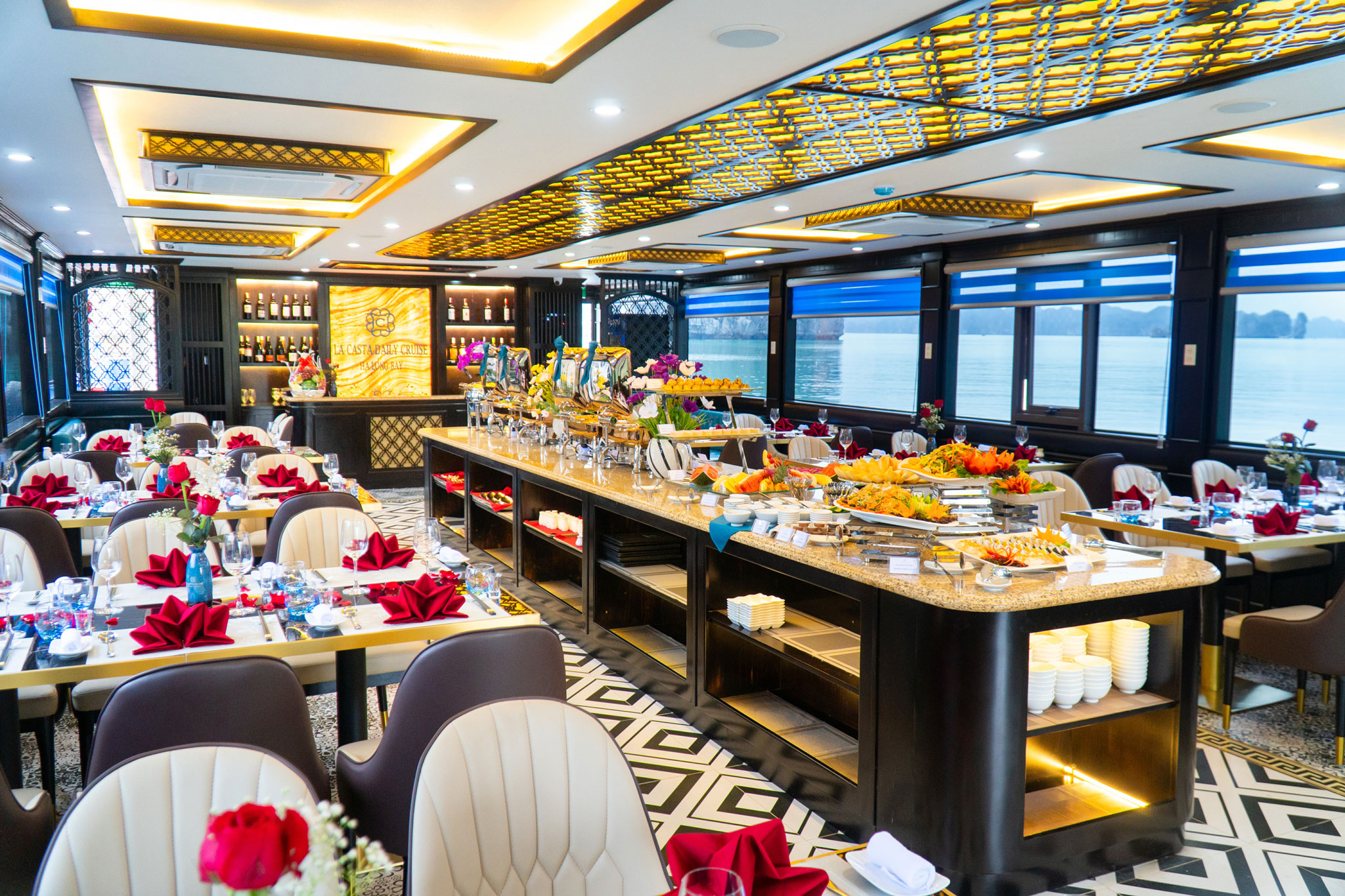 Du thuyền La Casta daily cruise 5* tour 1 ngày 4 Nhà hàng du thuyền la Casta daily cruise 1 ngày