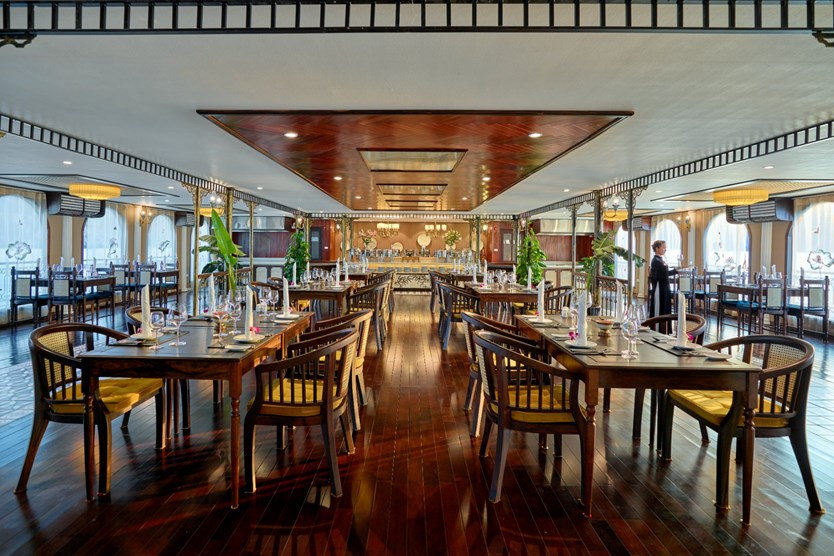 Du thuyền Indochine Cruise 5 sao vịnh Lan Hạ