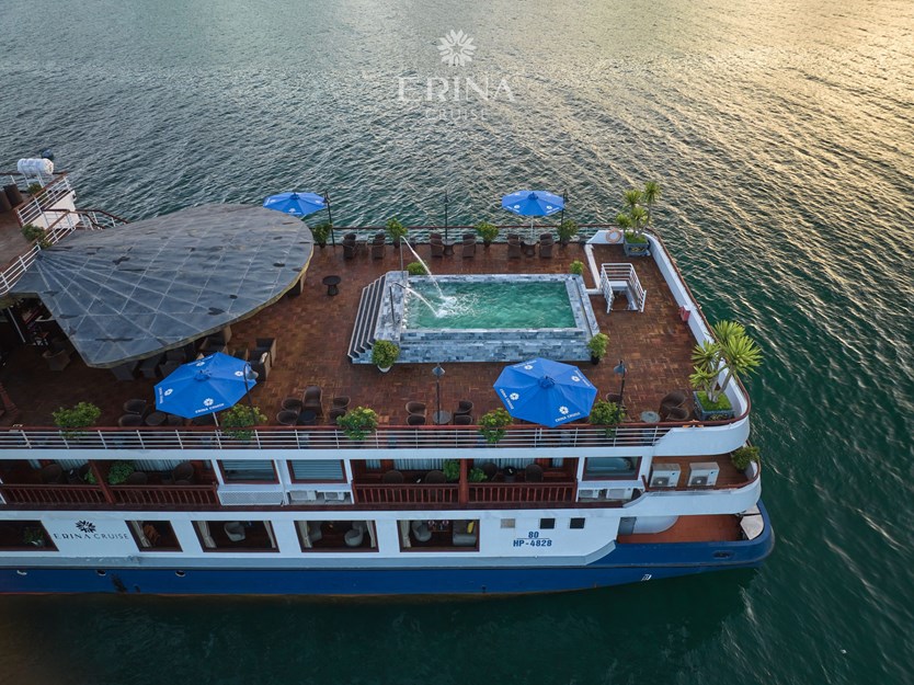 Du thuyền Erina cruise 5 sao vịnh Lan Hạ