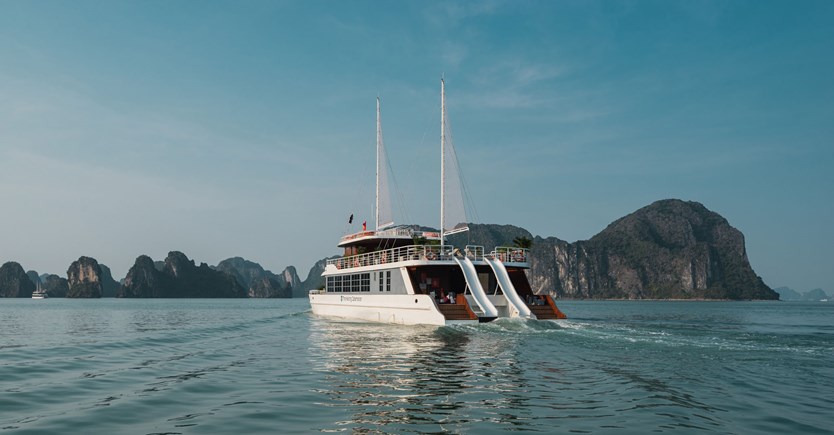 Du thuyền Catamaran Hạ Long – Lan Hạ trong ngày