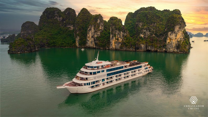 Du thuyền Ambassador Day cruise 6* vịnh Hạ Long