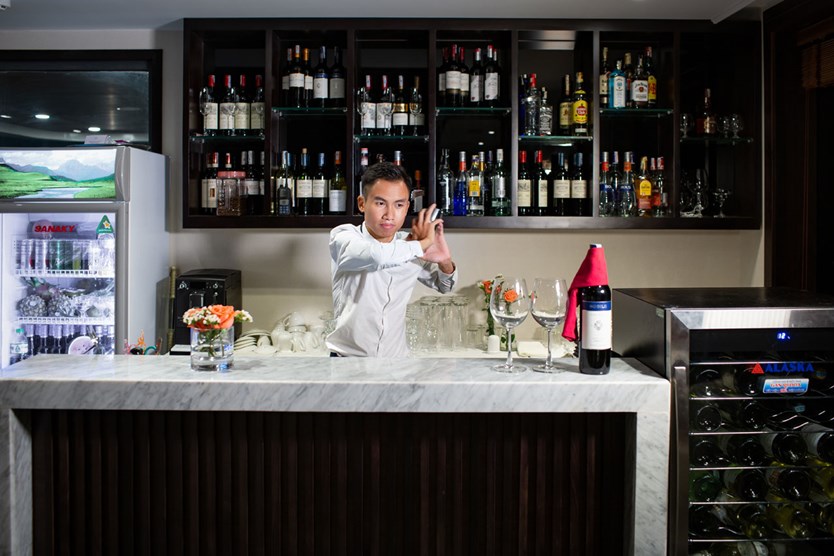 Du thuyền Jade Sails day cruise thăm Vịnh 8 tiếng