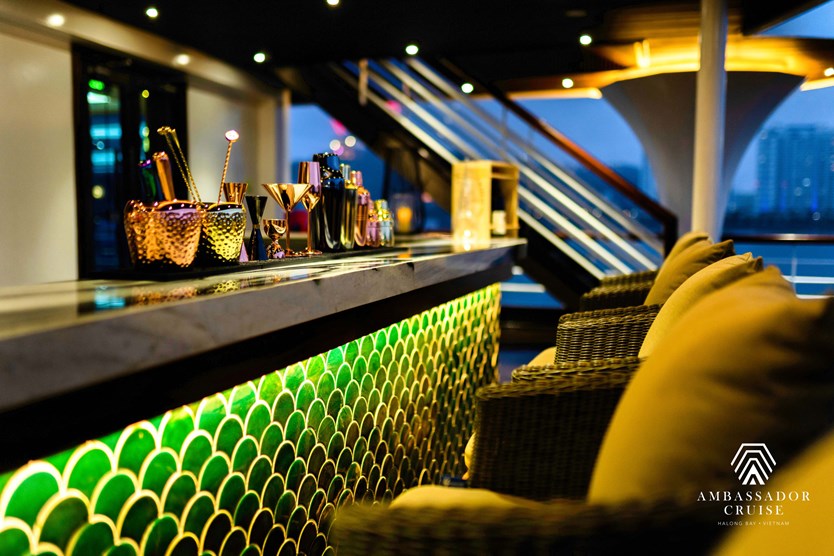 Du thuyền Ambassador Day cruise 6* vịnh Hạ Long