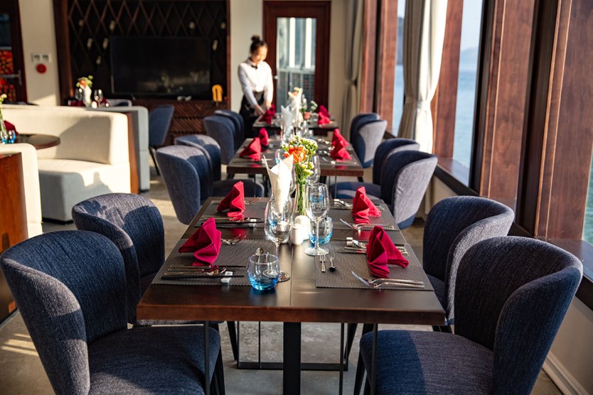 Du thuyền Jade Sails day cruise thăm Vịnh 8 tiếng