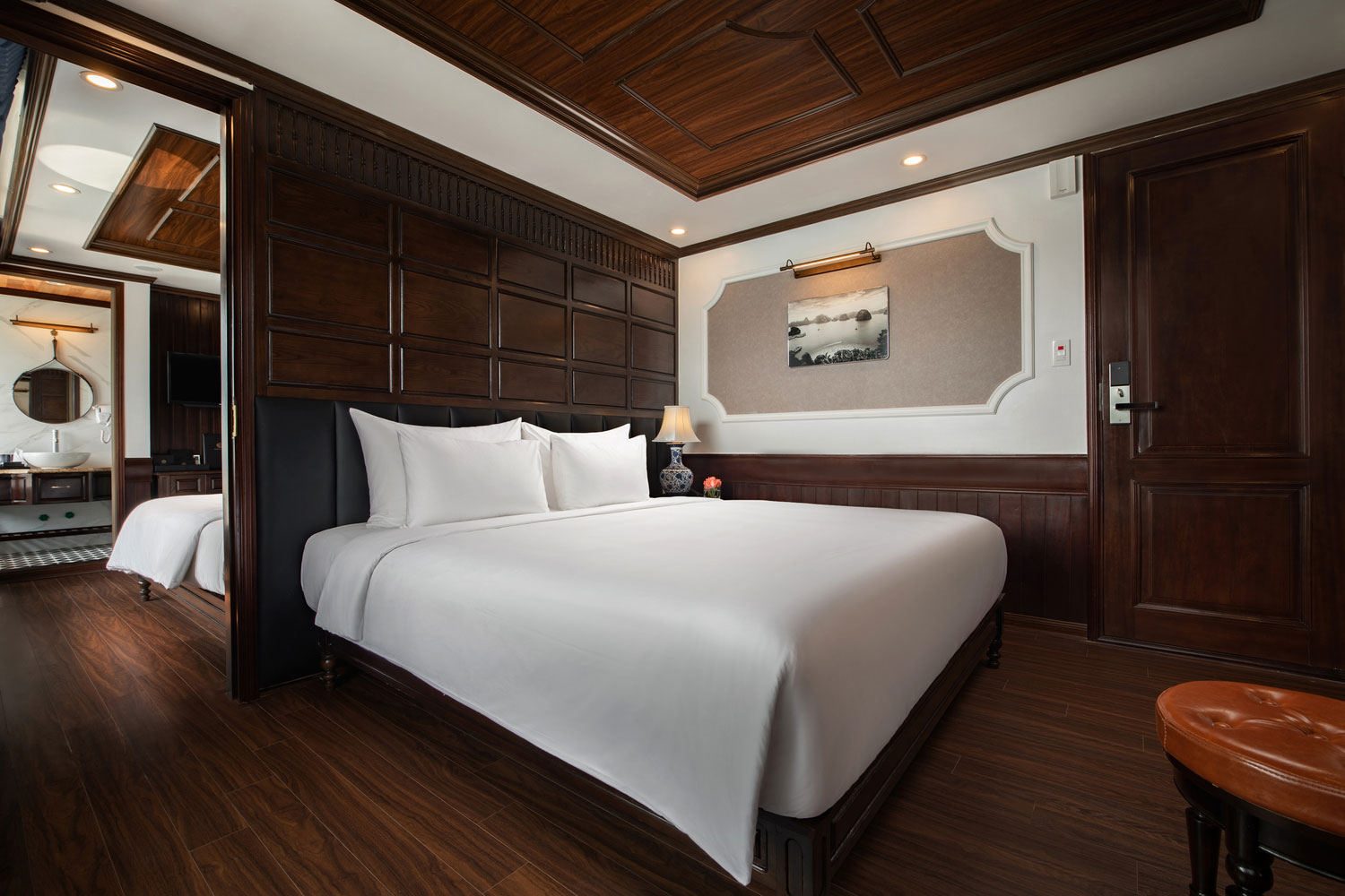 Du thuyền La Casta cruise 5 sao vịnh Lan Hạ 11 Phòng Senior Suite du thuyền La Casta cruise