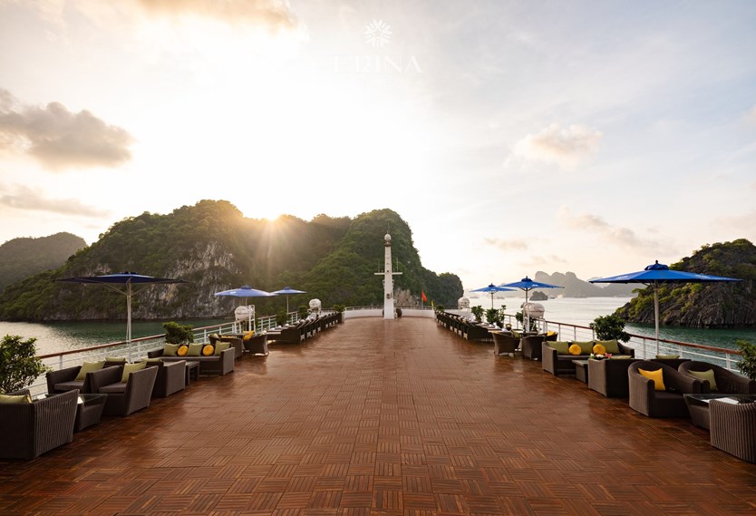 Du thuyền Erina cruise 5 sao vịnh Lan Hạ