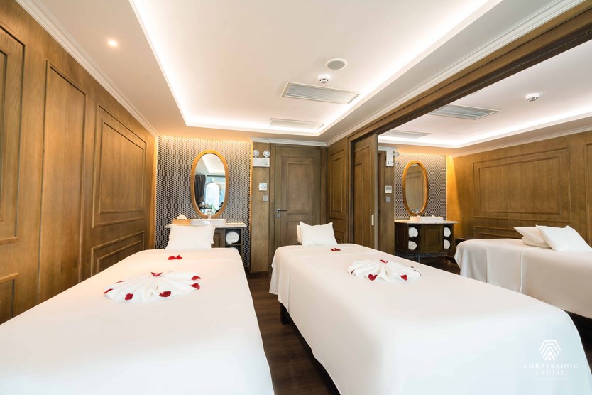 Du thuyền Ambassador Day cruise 6* vịnh Hạ Long