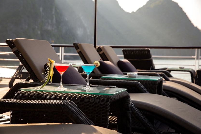 Du thuyền Jade Sails day cruise thăm Vịnh 8 tiếng