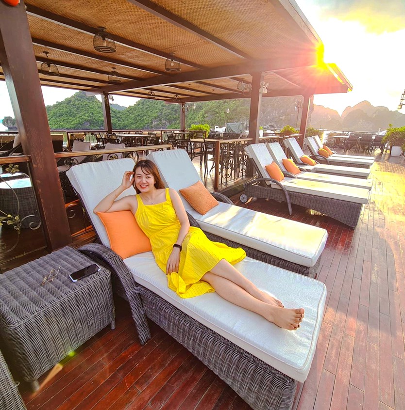 Du thuyền Indochine Cruise 5 sao vịnh Lan Hạ