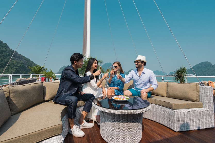 Du thuyền Catamaran Hạ Long – Lan Hạ trong ngày