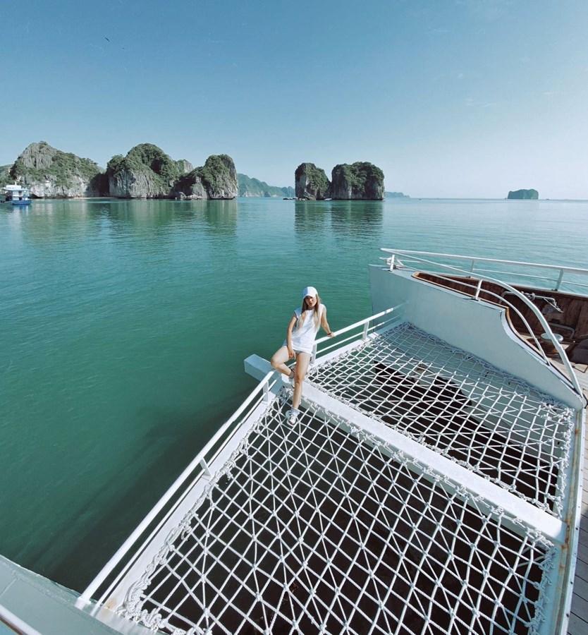 Du thuyền Catamaran Hạ Long – Lan Hạ trong ngày