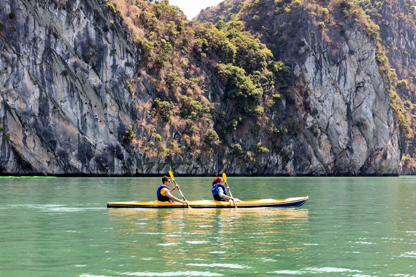 Du thuyền Indochine Cruise 5 sao vịnh Lan Hạ