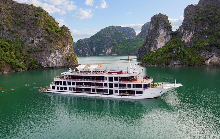 Du thuyền Aspira cruise 5 sao vịnh Lan Hạ